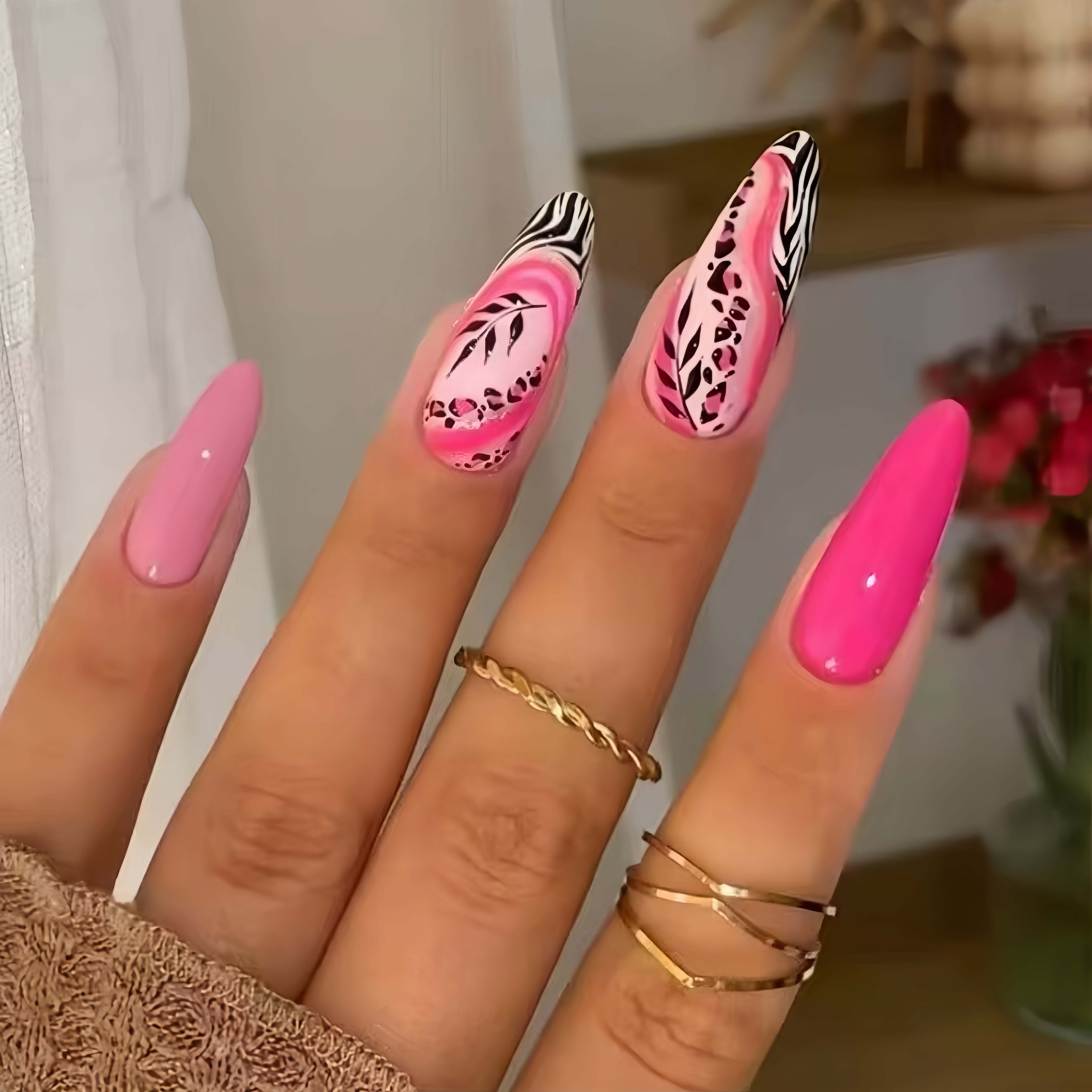 Nail Art Zebra Design - 24-Piece Nail Art Set with Rose