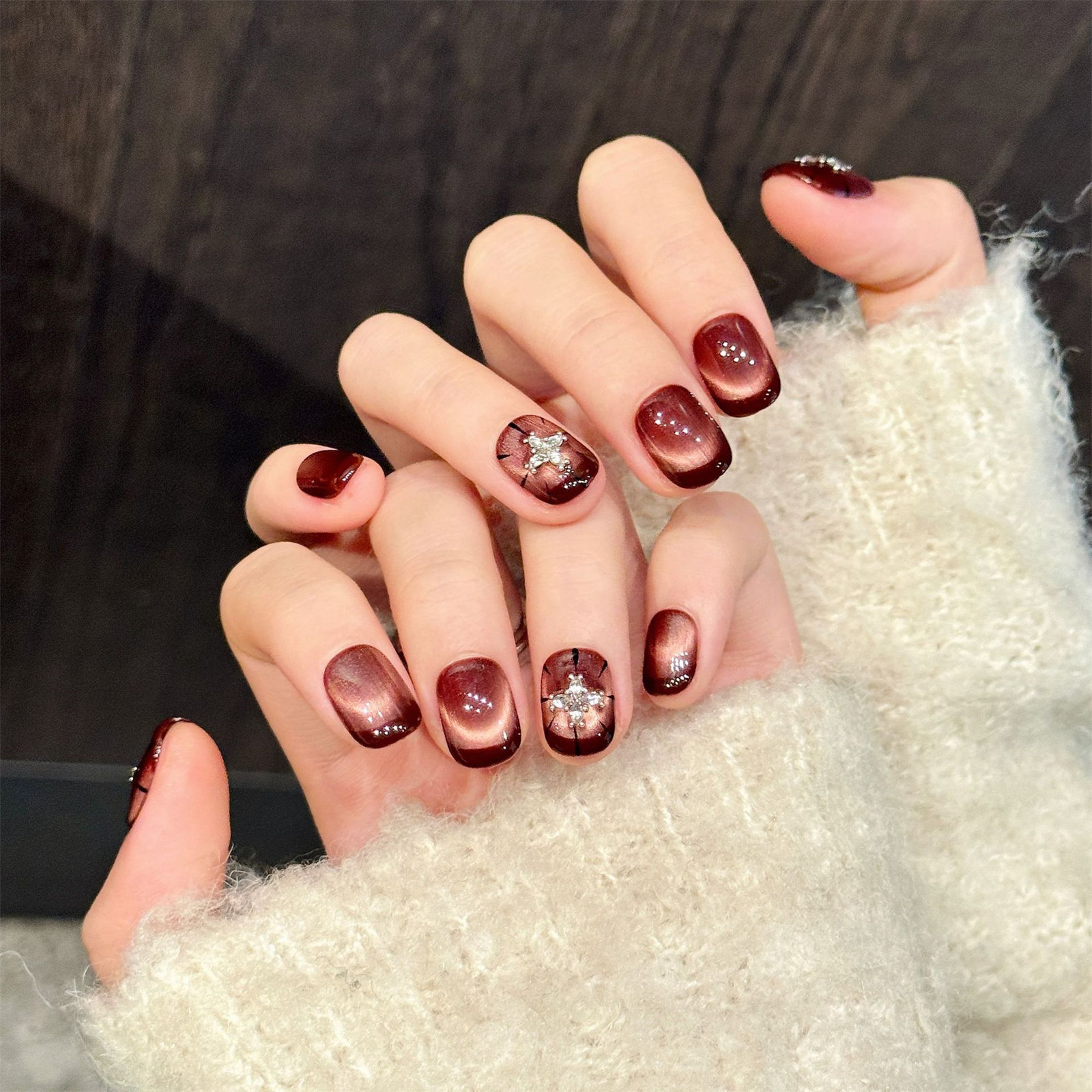 10pcs Wine-red Cat's Eye Press - Nail Art Design avis et prix