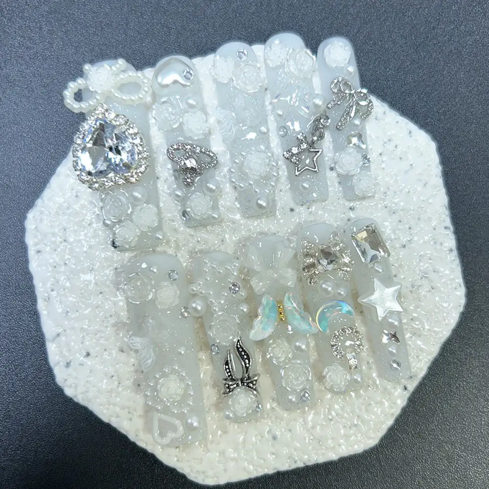 Cute Japanese Jirai White Hand - Nail Art Love avis et prix